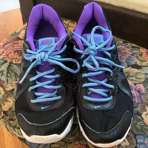 Nike revolution 2 sneakers size 8.5